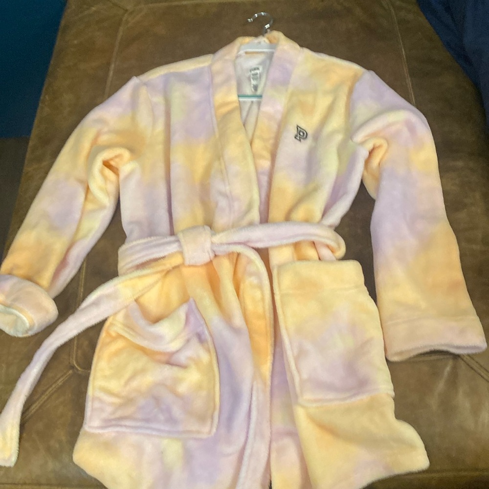 Womens Pink soft bathrobe size m. Lavender, peach and yellow and pink.